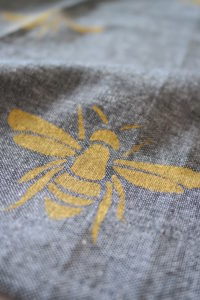 serviette-de-table-insectes-abeille