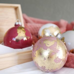 iy-christmas-boules-de-noël-peinture-dorures-pebeo