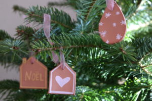 diy-suspension-noel-argile-christmas-ornament