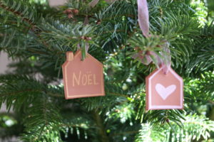 diy-suspension-noel-argile-christmas-ornament